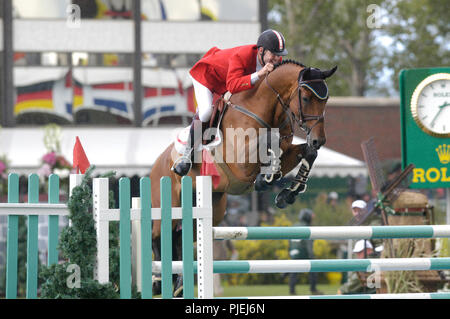 CSIO Masters, Abete Prati Settembre 2004, CN Grand Prix Internazionale, Ian Millar (CAN) riding nello stile Foto Stock