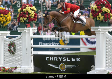 La North American Abete rosso di prati, luglio 2005, Chrysler Classic Derby, Ian Millar (CAN) riding nello stile Foto Stock