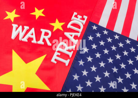 Metafora USA-Cina guerra commerciale / China-America tariffe - come parte di Donald Trump's MAGA / rendere l'America grande strategia nuovamente, guerra commerciale con la Cina. Foto Stock