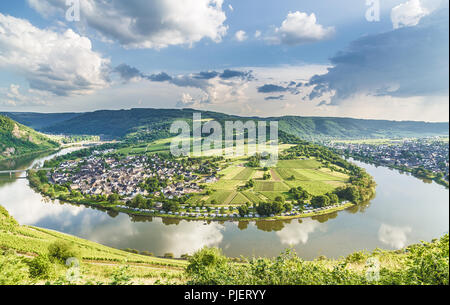 Moselle ansa in corrispondenza Kroev Panorama in Germania. Foto Stock