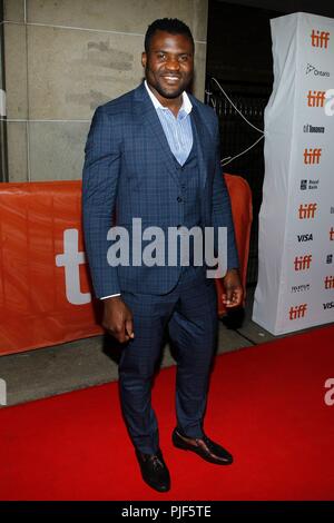 Toronto, Canada. 6 Sep, 2018. Francesco Ngannou presso gli arrivi PER IL PREDATOR Premiere al Toronto International Film Festival 2018, Ryerson Theater, Toronto, Canada. Il 6 settembre 2018. Credito: JA/Everett raccolta/Alamy Live News Foto Stock