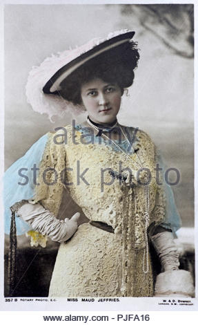 Maud Jeffries ritratto, 1869 - 1946 era un'attrice americana. Un argomento popolare per una vasta gamma di teatrale post-cards e studio fotografie, ella è stata notata per la sua altezza, voce, presenza, grazioso figura, caratteristiche interessanti, occhi espressivi e bella faccia, vintage vera fotografia cartolina dal 1905 Foto Stock
