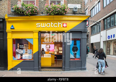 Swatch Shop window on Carnaby Street, Soho, London, W1, England, REGNO UNITO Foto Stock