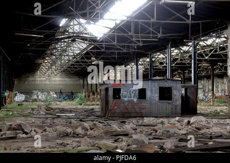 Barrack in un abbandono di fabbrica in disuso a Magdeburgo Foto Stock