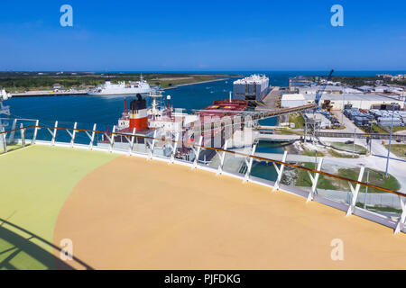 Cape Canaveral, STATI UNITI D'AMERICA. L'arial vista di Port Canaveral dalla nave da crociera Foto Stock