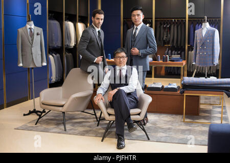 Fiducioso fashion designer e imprenditori Foto Stock