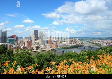 Pittsburgh, Pennsylvania - città negli Stati Uniti. Skyline con fiume Monongahela. Foto Stock