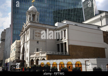 Victoria Westminster Londra Inghilterra Victoria Palace Theatre Foto Stock