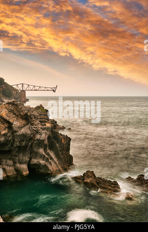 Cargadero de Dicido, Mioño, Castro Urdiales, Cantabria, SPAGNA Foto Stock