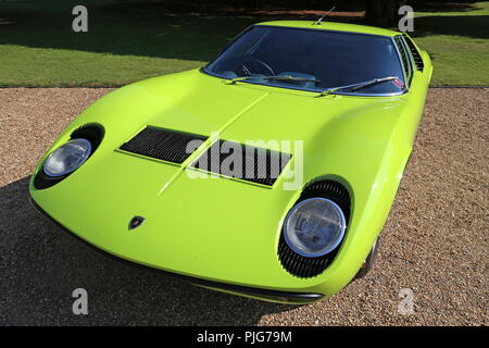 Lamborghini Miura P400 S (1971), il Concours di eleganza 2018, 2 settembre 2018. Il Palazzo di Hampton Court, Londra, Regno Unito, Europa Foto Stock