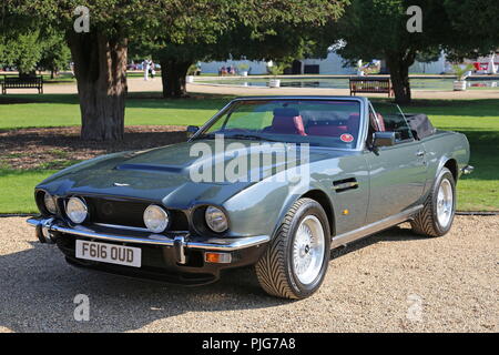 Aston Martin V8 Vantage volante (1989, ex Prince Charles, POW), Concours di eleganza 2018, 2 settembre 2018. Il Palazzo di Hampton Court, Londra, Regno Unito, Europa Foto Stock