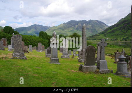 Kintail, St Dubhthac la Chiesa, Clachan Duich sepoltura. John O' semole (Duncansby head) in terre fine. da estremità a estremità trail. Cape Wrath trail. La Scozia. Foto Stock