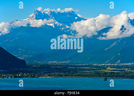 Dents du Midi la gamma della montagna sopra il Lago di Ginevra, Vallese, Svizzera Foto Stock