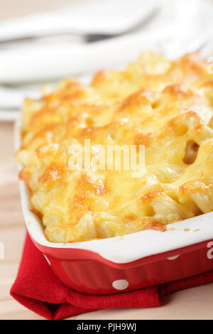 Maccheroni e formaggio in casseruola closeup Foto Stock