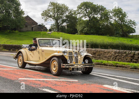 Trionfo Herald 13/60 Classic vintage, veterano, vetture del passato, restaurato collezionismo a Hoghton Tower auto da rally, REGNO UNITO Foto Stock