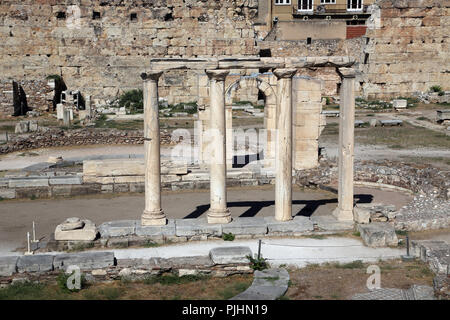 Atene Grecia Monastiraki Agora Romana Chiesa Tetraconch nella corte di Adriano della Biblioteca Foto Stock