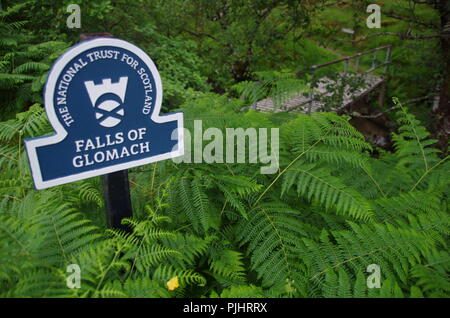 Cascate del Glomach cascata. John O' semole (Duncansby head) in terre fine. da estremità a estremità trail. Cape Wrath trail. Highlands. La Scozia. Regno Unito Foto Stock