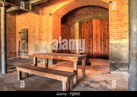 Sala mensa per i soldati a Fort Zachary Taylor a Key West, Florida lungo il litorale. Foto Stock