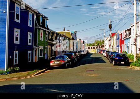 Colorati appartamenti nel centro storico di San Giovanni, Terranova, Canada Foto Stock