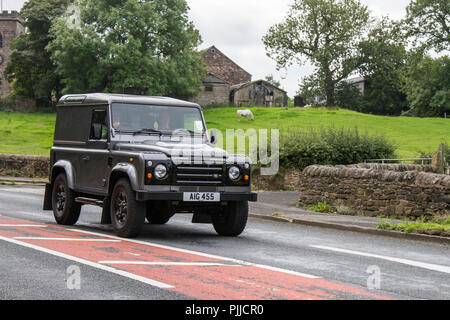 Grigio 2011 Land Rover Defender 90 HARD TOP TD Classic vintage, veterano, vetture del passato, restaurato collezionismo a Hoghton Tower vetture di classe Rally, REGNO UNITO Foto Stock