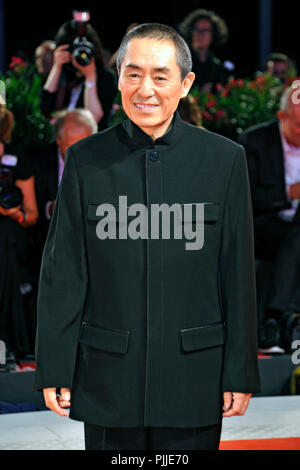 Venezia, Italia. Il 7 settembre 2018. Zhang Yimou frequentando il 'Ying / Shadow' premiere al settantacinquesimo Venice International Film Festival presso il Palazzo del Cinema il 06 settembre 2019 a Venezia, Italia Credito: Geisler-Fotopress GmbH/Alamy Live News Foto Stock