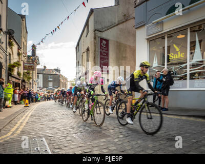 Ulverston, Regno Unito. Il 7 settembre 2018. Il peleton proviene attraverso Ulverston, Cumbria sulla fase 6 del tour della Gran Bretagna 2018 Credit: Rob Sutherland/Alamy Live News Foto Stock