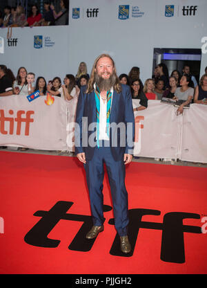 Toronto, Canada. 6 Sep, 2018. Il regista David Mackenzie pone per le foto prima della premiere mondiale del film di apertura "Outlaw King' al Roy Thomson Hall durante il 2018 Toronto International Film Festival (TIFF) a Toronto, Canada, Sett. 6, 2018. Credito: Zou Zheng/Xinhua/Alamy Live News Foto Stock