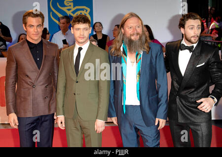 Chris Pine, Billy Howle, David Mackenzie e Aaron Taylor-Johnson partecipando alla premiere di 'fuorilegge King' durante il 2018 Toronto International Film Festival il 6 settembre 2018 a Toronto in Canada. Foto Stock