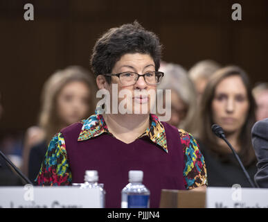 Washington, Distretto di Columbia, Stati Uniti d'America. 7 Sep, 2018. Elizabeth Weintraub, specialista di advocacy, Associazione dei Centri Universitari sulla disabilità testimonia contro la nomina del giudice Brett Kavanaugh prima che il Senato degli Stati Uniti Comitato giudiziario per la sua designazione come associare la giustizia della Corte suprema degli Stati Uniti per sostituire il ritiro di giustizia Anthony Kennedy al Campidoglio di Washington DC su Venerdì, 7 settembre 2018 Credit: Ron Sachs/CNP/ZUMA filo/Alamy Live News Foto Stock