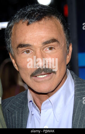 Hollywood, California, USA. 19 Maggio, 2005. 06 Settembre 2018 - Burt Reynolds, "mokey e il bandito'' star, morto a 82. File foto: 19 Maggio 2005 - Hollywood, California - Burt Reynolds. Premiere mondiale di ''la più lunga cantiere"" tenutasi presso Grauman's Chinese Theater. Photo credit: Jacqui Wong/AdMedia Credito: Jacqui Wong/AdMedia/ZUMA filo/Alamy Live News Foto Stock