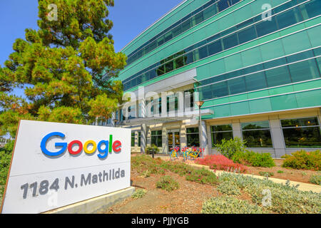 Sunnyvale, CA, Stati Uniti d'America - Agosto 12, 2018: Google HQ è situato a Mountain View e ha inoltre ampliato a Sunnyvale, California.3.000 dipendenti potrebbe lavorare nei nuovi edifici di Google a 1184 N Mathilda Ave Foto Stock