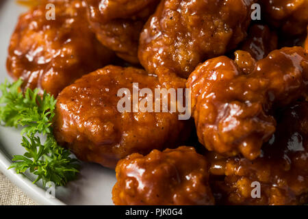 Barbecue disossate di ali di pollo con formaggio blu Foto Stock