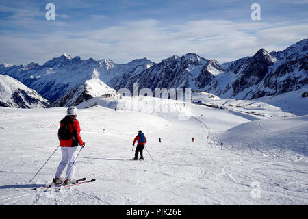 Austria, Tirolo, Stubaital, Neustift, il Ghiacciaio dello Stubai, Gamsgarten, Daunferner piste di discesa Foto Stock