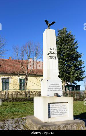 Aderklaa, monumento di pietra per il mese di luglio 5 e 6, 1809 della battaglia di Wagram in bassa Austria (Niederösterreich), Donau Foto Stock