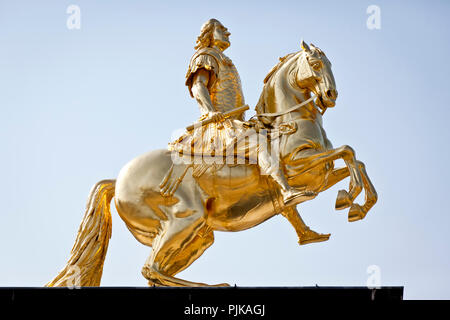 Un'immagine del famoso golden rider in Dresden Germania Foto Stock