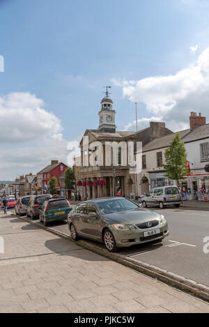 Bietole, Somerset, Inghilterra, Regno Unito. La Guildhall edificio che risale al 1837 ed è un edifico elencato Grade two su Fore Street. Foto Stock