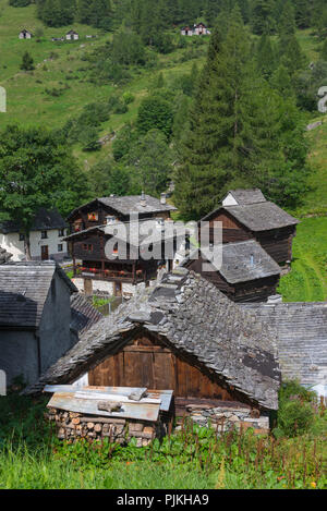 Museo Walserhaus nel villaggio di montagna di insediamento Walser Bosco Gurin, Val di Bosco, Vallemaggia, Ticino, Svizzera Foto Stock