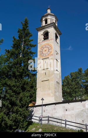 Torre della chiesa di Maurizio nel bosco, San Moritz, alta Engadina, Engadina, Grigioni, Svizzera Foto Stock