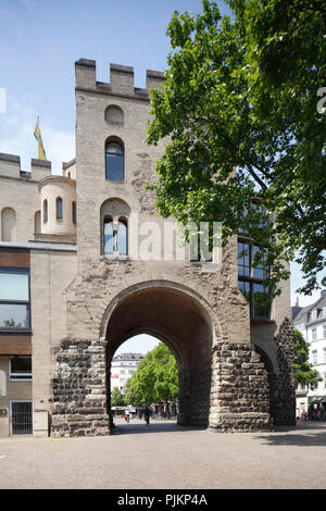 Hahnentorburg, city gate, Rudolfplatz, Colonia, nella Renania settentrionale-Vestfalia, Germania Foto Stock