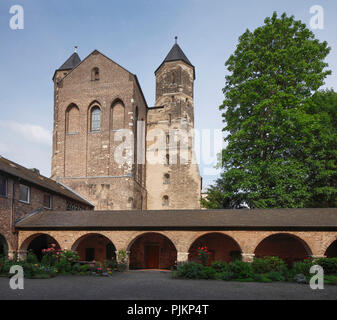 La Chiesa di Santa Maria in Campidoglio, cortile interno, Colonia, nella Renania settentrionale-Vestfalia, Germania, Europa Foto Stock