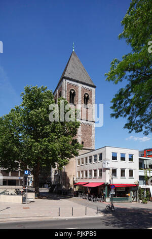 Chiesa torre Klein Sankt Martin ex chiesa parrocchiale, Colonia, nella Renania settentrionale-Vestfalia, Germania Foto Stock