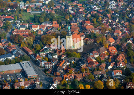 Centro città, San Martinus Chiesa Nottuln, tetti in tegole rosse, Nottuln, Münsterland, Renania settentrionale-Vestfalia, Germania Foto Stock