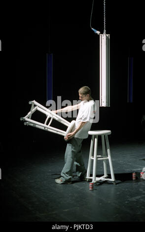 Spettacolo teatrale 'Disco Suini " da scrittore irlandese Enda Walsh diretto dal regista professionista Leen Braspenning, a livello nazionale "Landjuweel' amateur Foto Stock