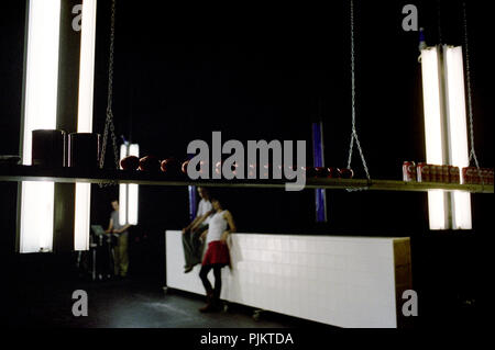 Spettacolo teatrale 'Disco Suini " da scrittore irlandese Enda Walsh diretto dal regista professionista Leen Braspenning, a livello nazionale "Landjuweel' amateur Foto Stock