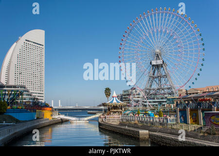 Cosmo World con ruota panoramica Ferris da Yokohama, Giappone Foto Stock