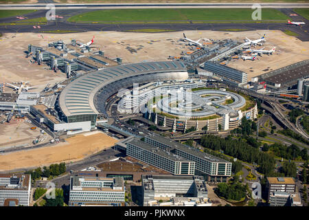 L'aeroporto di Düsseldorf, EDDL, gioco di volo, del Passeggero dito, velivoli passeggeri, Sheraton Dusseldorf Airport Hotel Dusseldorf, Renania, Renania settentrionale-Vestfalia, Germania Foto Stock