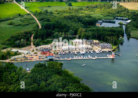 Porto di nuova costruzione con ingresso nel Elde, Plau am See, Meclemburgo Lake District, Mecklenburg Svizzera, Meclenburgo-Pomerania Occidentale, Germania Foto Stock