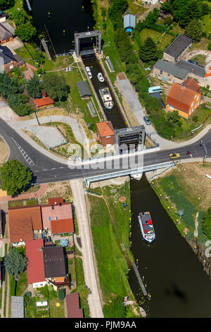 Bloccare Mirow con barche e Müritz-Havel-Wasserstraße, Mirow, Meclemburgo Lake District, Mecklenburg Svizzera, Meclenburgo-Pomerania Occidentale, Germania Foto Stock