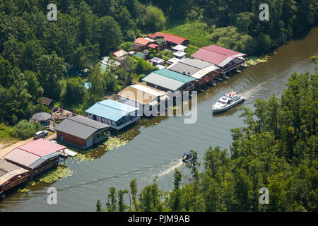 Bloccare Mirow con barche e Müritz Havel per via navigabile, Mirower lago, Mirow, Meclemburgo Lake District, Mecklenburg Svizzera, Meclenburgo-Pomerania Occidentale, Germania Foto Stock