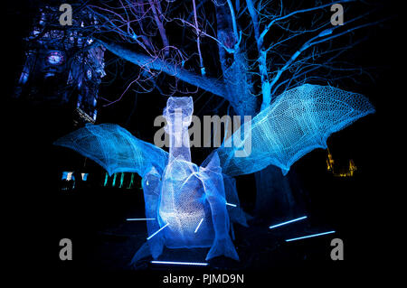 Il 'Il etait une fois " installazione da Cedric verdure all'interno del Jardins du Beffroi a Mons, durante la serata di apertura di Mons 2015, European pro capite Foto Stock